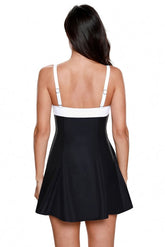 Einfarbiges schwarzes Badekleid mit Spaghettiträgern und Slip